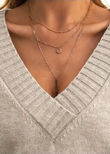 Avora Lyon | Pull uni à col V – tricot fashion ample